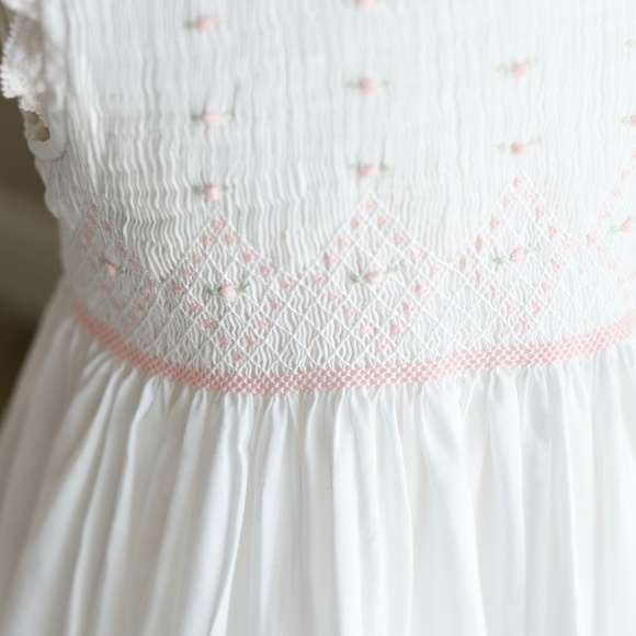Girls White Dress Smocked Feltman Brothers Pink Embroidery NWT - Picture 2 of 6